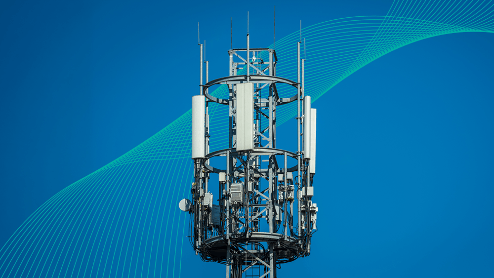 Mobile mast - part of StonesThro's edge AI network enabled by Neos Networks